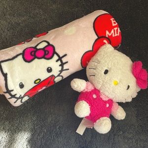 Hello Kitty Valentine's Day Fleece Blanket and Plush Set.